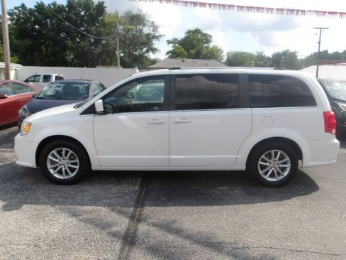 Used 2019 Dodge Grand Caravan SXT FWD image 5