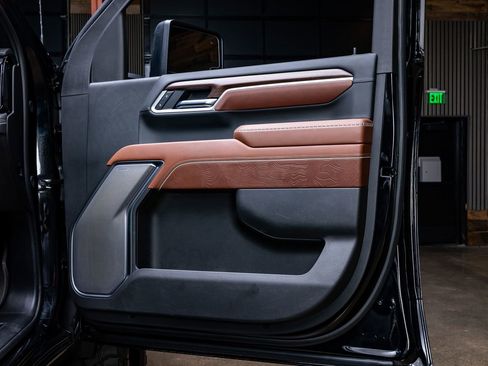 Used 2025 GMC Sierra 2500 Denali Ultimate image 37