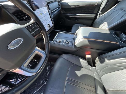 Used 2023 Ford Expedition Platinum image 10