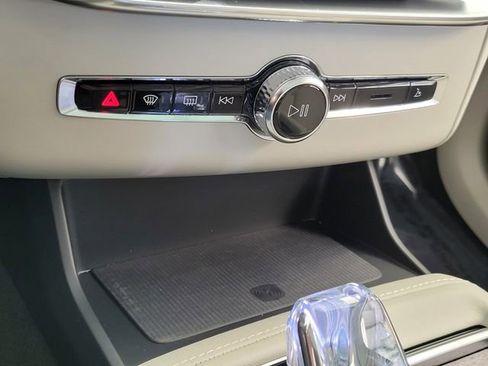 New 2026 Volvo XC90 B6 Ultra w/ Protection Package Premier AWD/4WD image 19