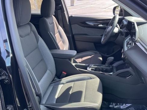 Used 2024 Chevrolet TrailBlazer LT FWD image 10
