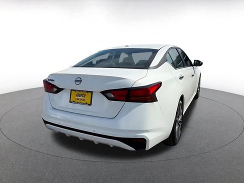 Used 2025 Nissan Altima 2.5 SV FWD image 15