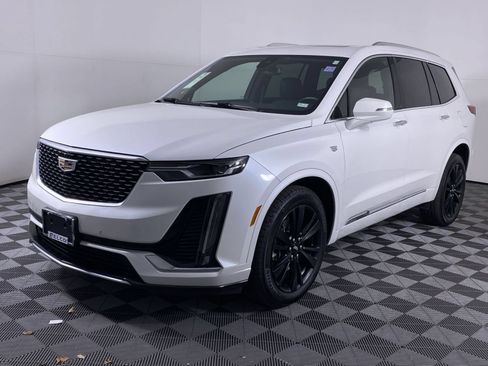 Certified 2023 Cadillac XT6 Premium Luxury AWD/4WD image 19