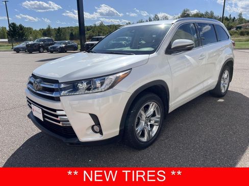 Used 2017 Toyota Highlander Limited AWD/4WD image 4