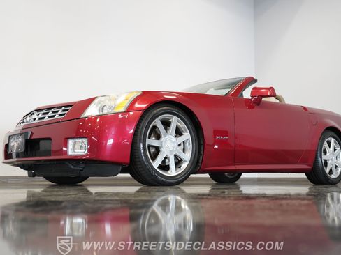 Used 2005 Cadillac XLR image 5