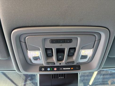 Used 2022 GMC Sierra 1500 SLT w/ SLT Convenience Package image 12