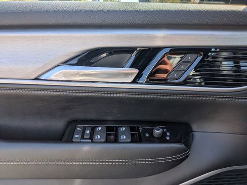 New 2026 Jeep Grand Wagoneer Limited w/ Rear Seat Video Group I AWD/4WD image 24
