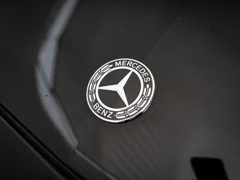 Used 2018 Mercedes-Benz E 400 4MATIC Sedan image 9