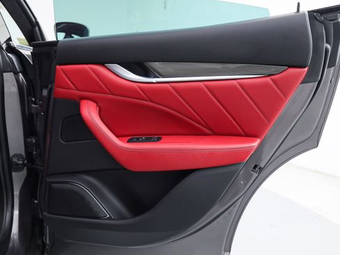 Certified 2023 Maserati Levante GT AWD/4WD image 14