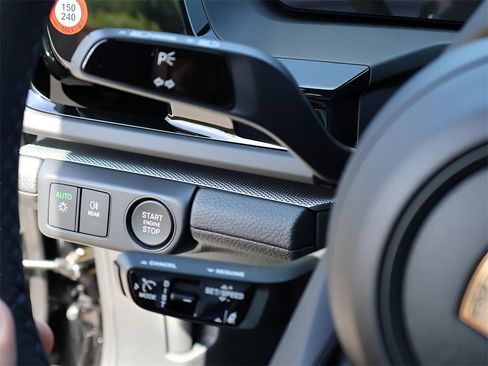 New 2025 Porsche Panamera image 32