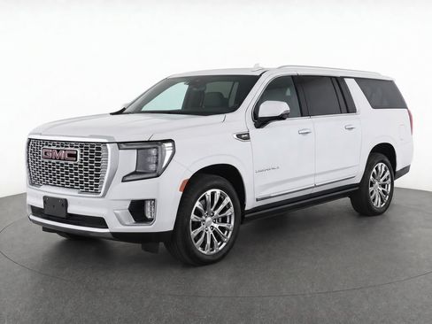 Used 2023 GMC Yukon XL Denali AWD/4WD image 2
