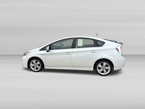 Used 2015 Toyota Prius Five FWD image 7