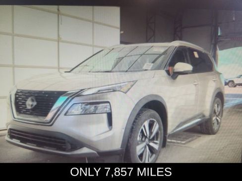 Used 2023 Nissan Rogue SL w/ SL Premium Package image 5