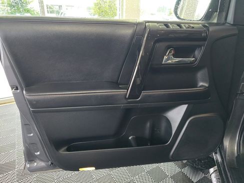 Used 2022 Toyota 4Runner TRD Off-Road Premium image 19