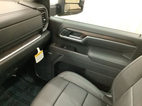 New 2026 GMC Sierra 2500 SLT w/ SLT Premium Package AWD/4WD image 24