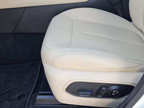 Used 2025 Jeep Grand Cherokee Limited RWD image 28
