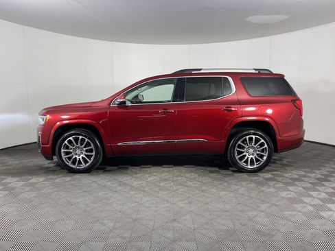 Used 2023 GMC Acadia Denali image 3