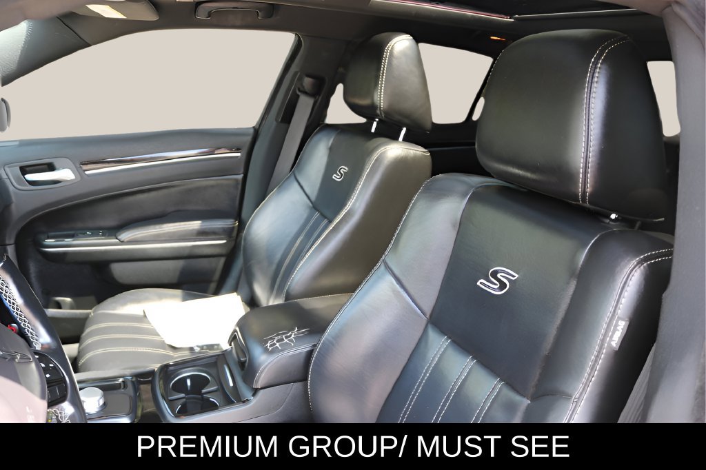 Used 2018 Chrysler 300 S w/ 300S Premium Group RWD image 12