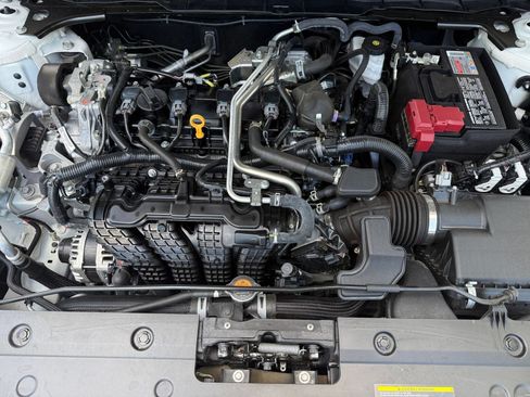 Used 2025 Nissan Altima 2.5 SV FWD image 29