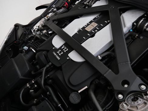 Used 2019 Aston Martin DB11 AMR image 27