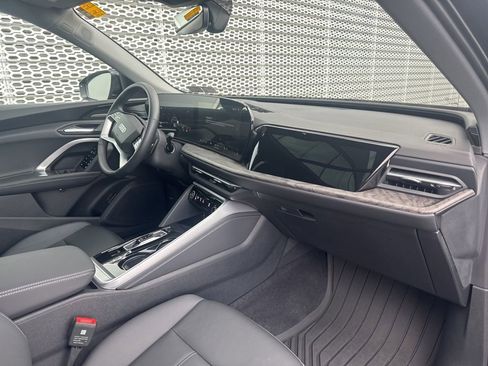 Certified 2025 Audi Q5 Premium w/ Premium Plus AWD/4WD image 10
