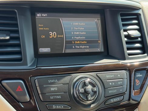 Used 2013 Nissan Pathfinder SL image 15