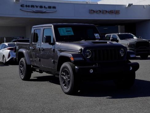 New 2026 Jeep Gladiator Sport AWD/4WD image 2