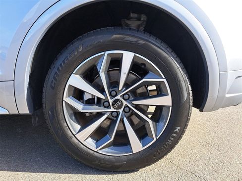 Used 2023 Audi Q5 2.0T Premium w/ Convenience Package image 37