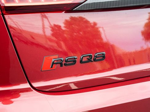 Used 2022 Audi RS Q8 w/ Carbon Optic Package AWD/4WD image 22
