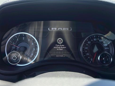 Used 2023 RAM 1500 Laramie AWD/4WD image 17