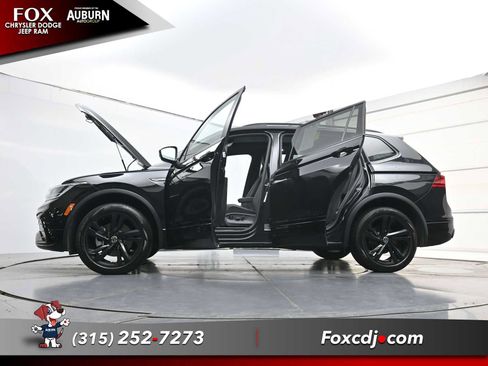 Used 2024 Volkswagen Tiguan SE R-Line AWD/4WD image 39
