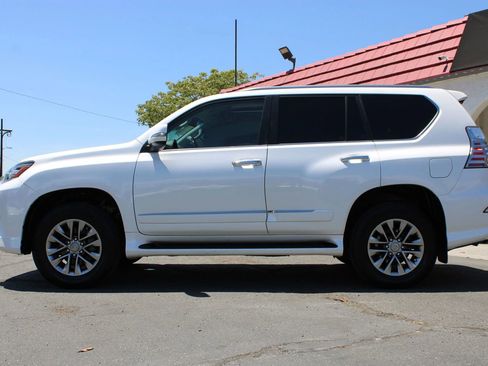 Used 2018 Lexus GX 460 Luxury AWD/4WD image 45