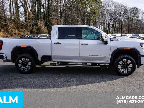Used 2025 GMC Sierra 3500 Denali w/ Technology Package image 8