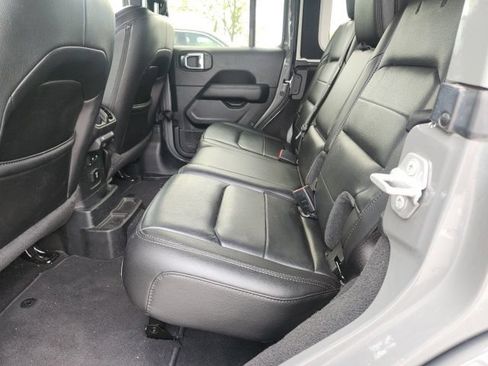 Used 2021 Jeep Wrangler Unlimited Sahara AWD/4WD image 12
