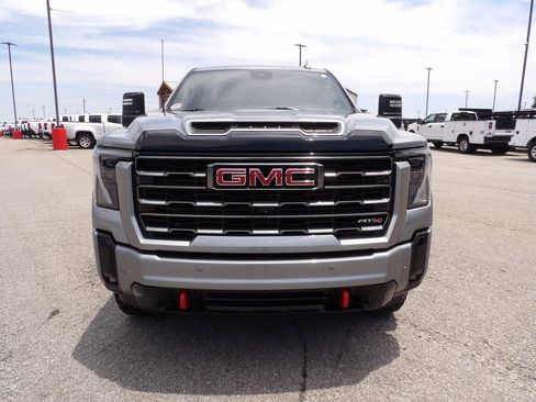 Used 2025 GMC Sierra 2500 AT4 AWD/4WD image 12