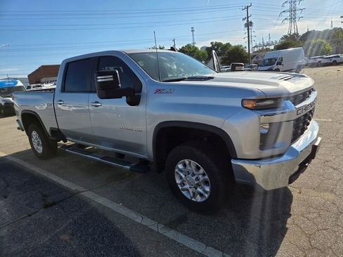 Used 2022 Chevrolet Silverado 3500 LT w/ All Star Edition AWD/4WD image 4