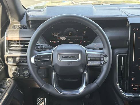 Used 2025 GMC Yukon Denali image 10