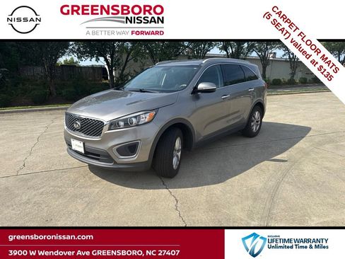 Used 2017 Kia Sorento AWD image 1