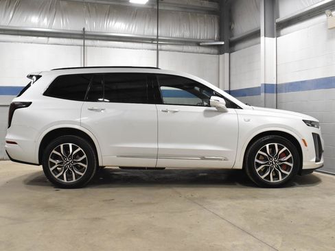 Certified 2025 Cadillac XT6 Sport w/ Technology Package AWD/4WD image 30
