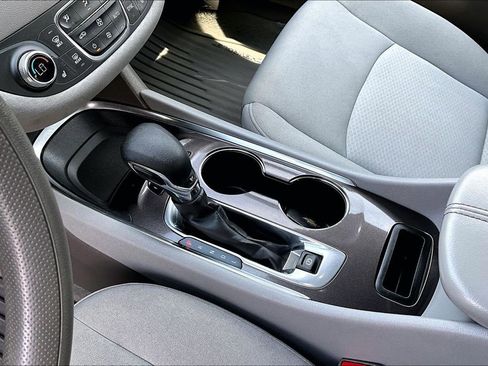 Used 2023 Chevrolet Malibu LT FWD image 18