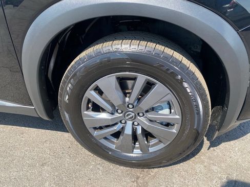 Used 2025 Nissan Pathfinder SV AWD/4WD image 31