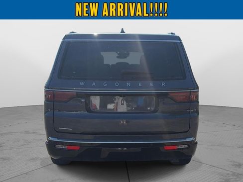 Used 2023 Jeep Wagoneer 4WD image 6