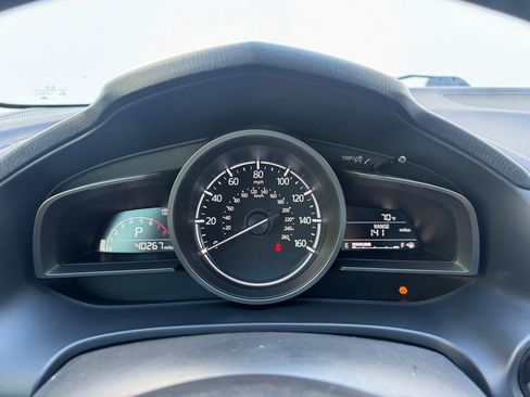 Used 2018 MAZDA MAZDA3 Touring FWD image 19