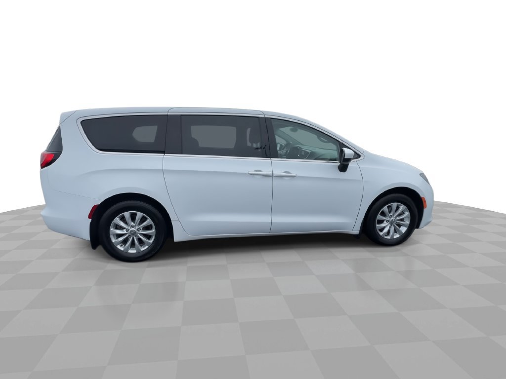 Used 2019 Chrysler Pacifica LX w/ Tire & Wheel Group FWD image 8