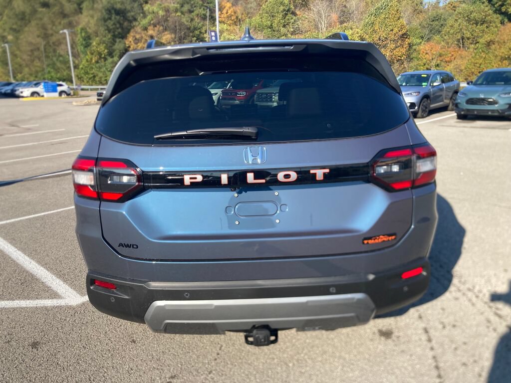 New 2026 Honda Pilot TrailSport image 4