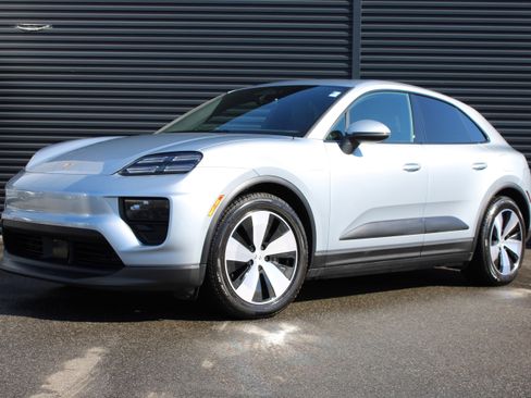 Used 2024 Porsche Macan 4 Electric image 1