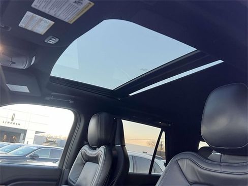 Certified 2022 Lincoln Navigator Reserve image 14