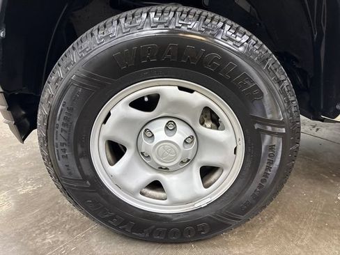 Used 2016 Toyota Tacoma SR AWD/4WD image 15
