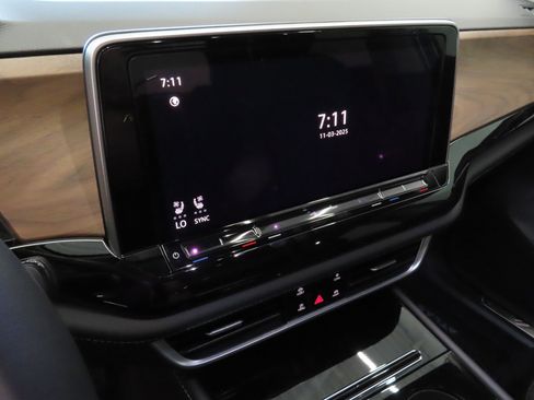 Used 2026 Volkswagen Atlas SE FWD image 17