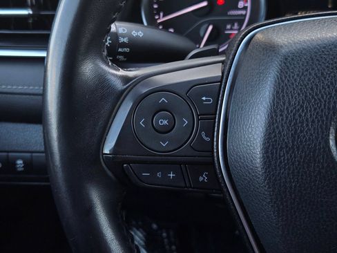Used 2018 Toyota Camry SE FWD image 17